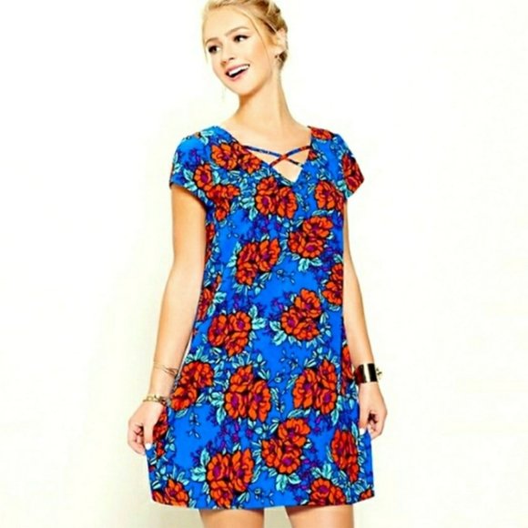 Gianni Bini Dresses & Skirts - Gianni Bini Floral Print Trapeze Dress